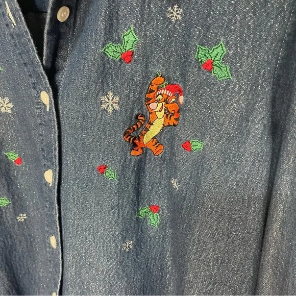 Disney Womens M Winnie The Pooh Shirt Embroidered Christmas Sparkly Denim - Picture 7 of 7